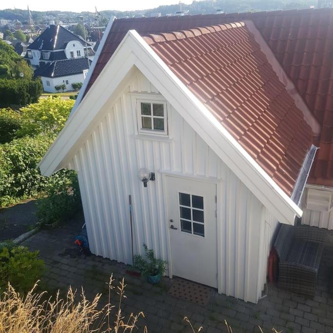 Apartamento Lys Og Lettstelt Leilighet Med Utsikt Over Byen Sandefjord Exterior foto
